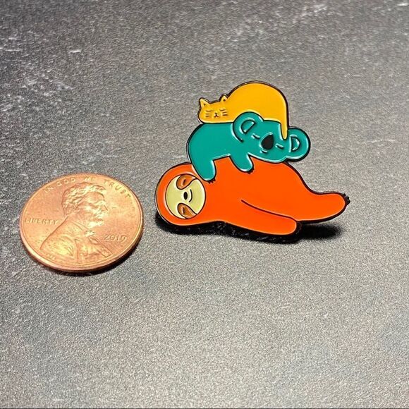 Napping Cat Sloth Koala Enamel Pin/ Brooch Lapel - Picture 3 of 6